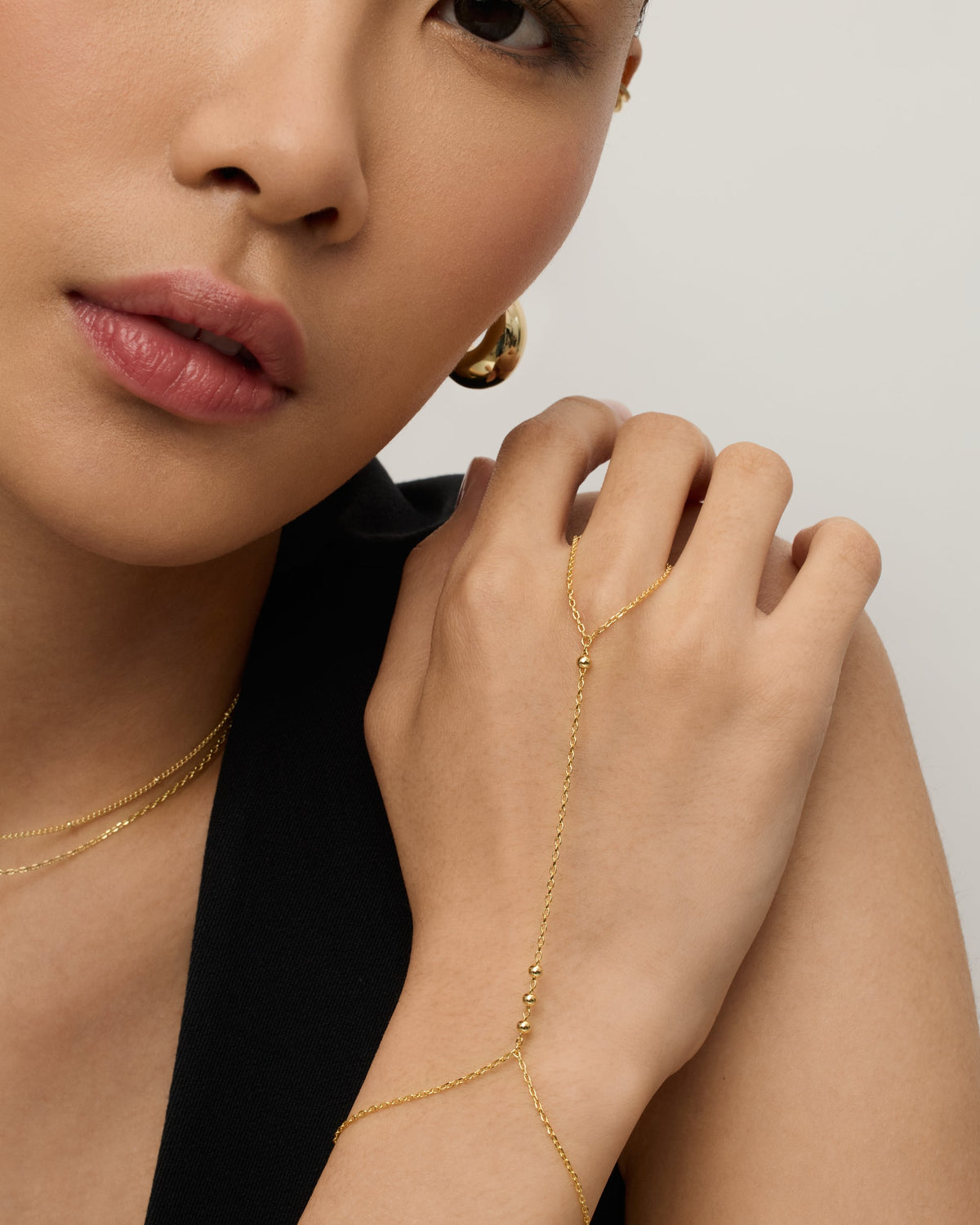 GoldenMuse Dainty Gold Hand Chain Bracelet