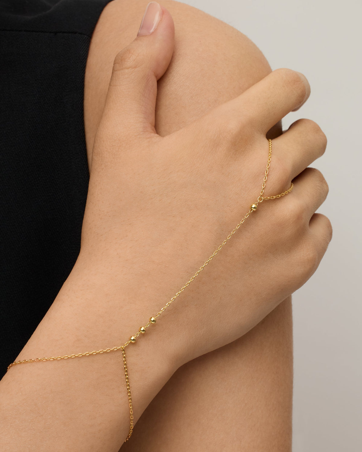 GoldenMuse Dainty Gold Hand Chain Bracelet